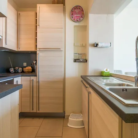 Vitalo 101 Near The Center In Apartment